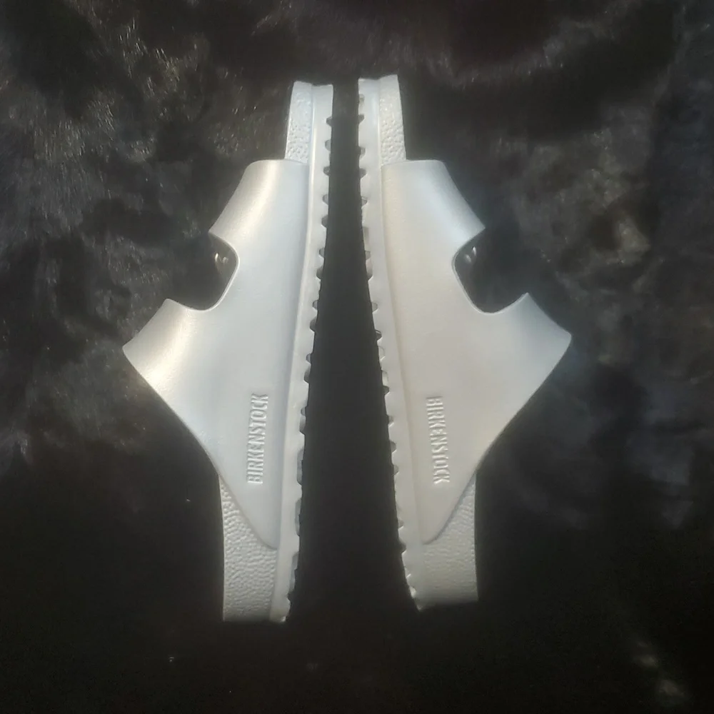 BIRKENSTOCK ARIZONA EVA SANDALS IN A METALIC /SZ: 39